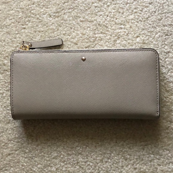 Authentic Kate Spade Wallet - Picture 1 of 6